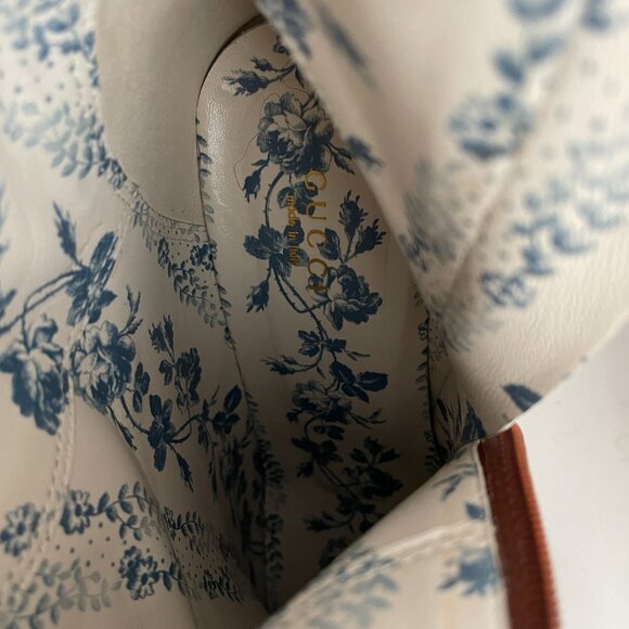 Gucci GG Canvas Boots – 4-Inch Heel, Iconic Elegance in Every Step - Picture 3 of 16